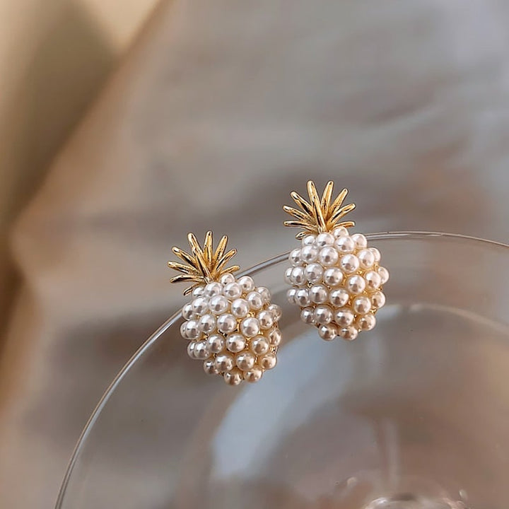 Brincos de abacaxi tropical com pérolas incorporadas