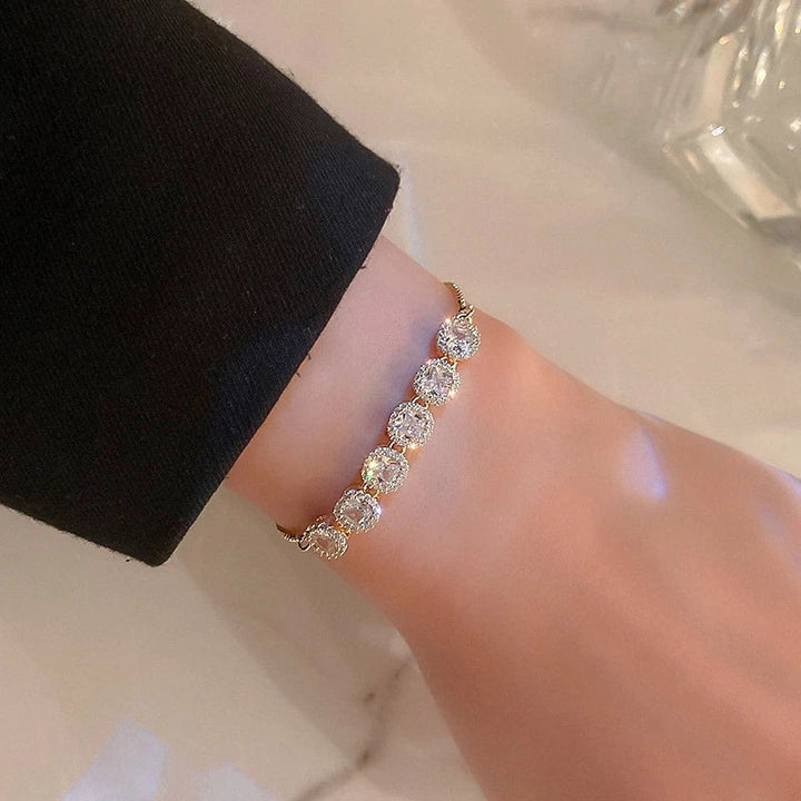 Pulseira de luxo ajustável com zircônias em ouro