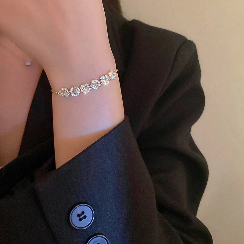Pulseira de luxo ajustável com zircônias em ouro