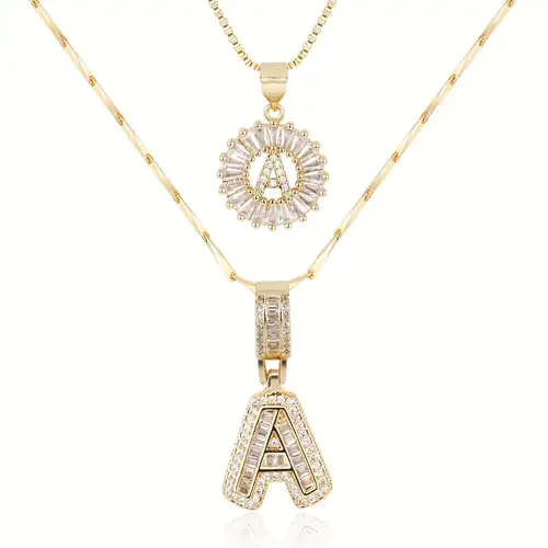 Colar com inicial de letras Pave | Ouro