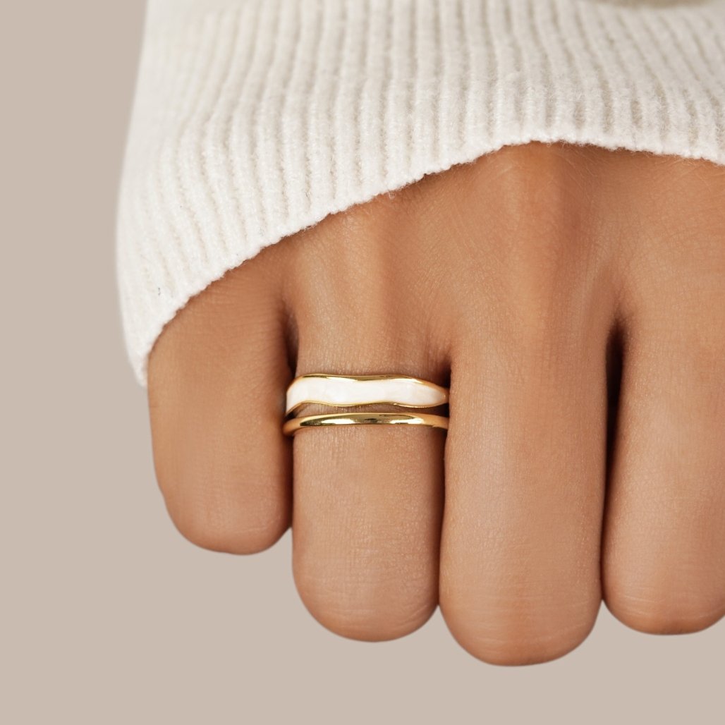 Anel Dourado Sahara com Camadas