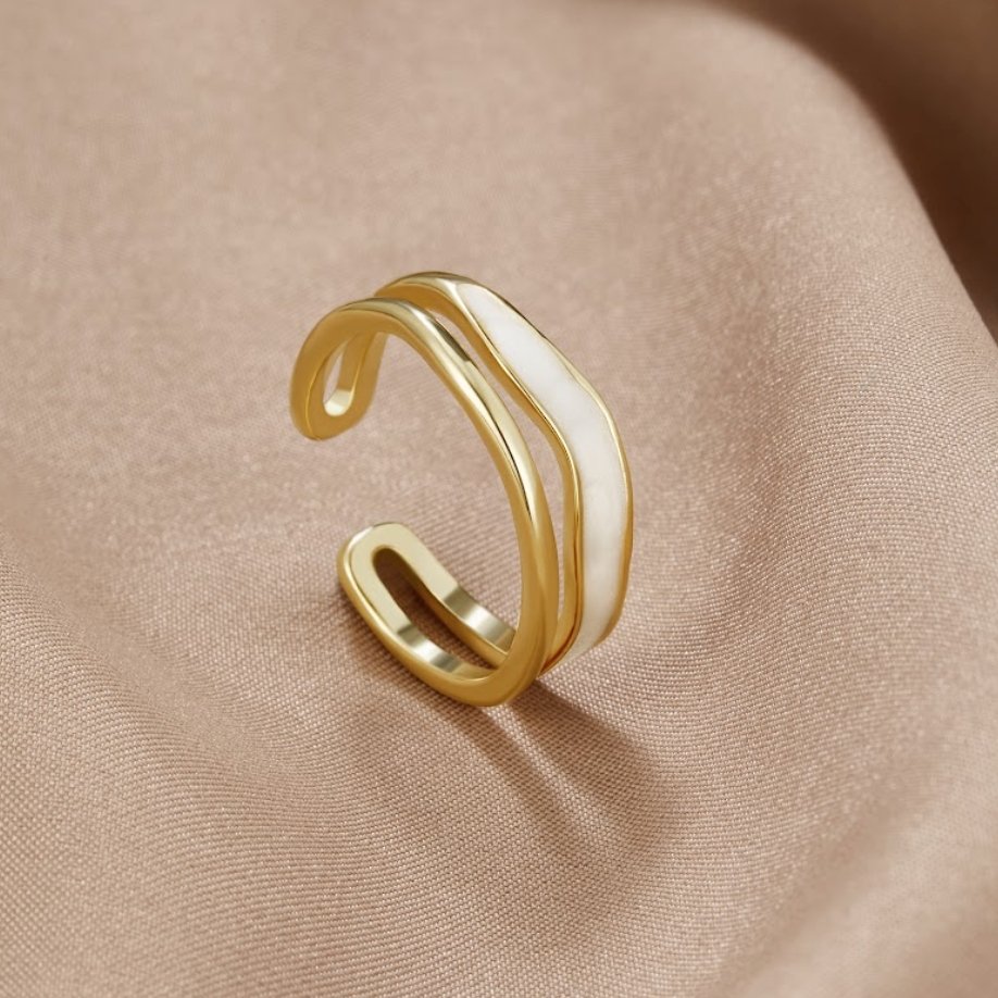 Anel Dourado Sahara com Camadas