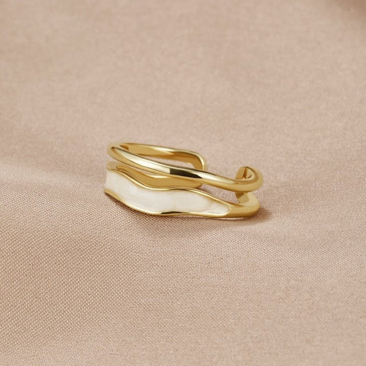 Anel Dourado Sahara com Camadas